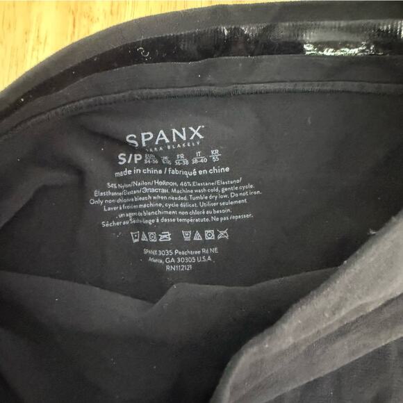 Spanx Mid Thigh Shaping Shorts Black Size Small - Picture 2 of 3